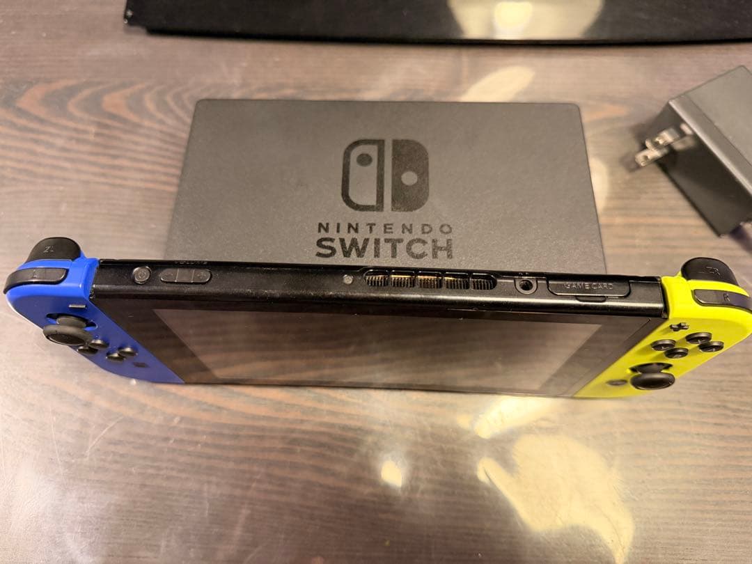 動作品 Nintendo Switch HAC-001 本体　ジョイコンx2