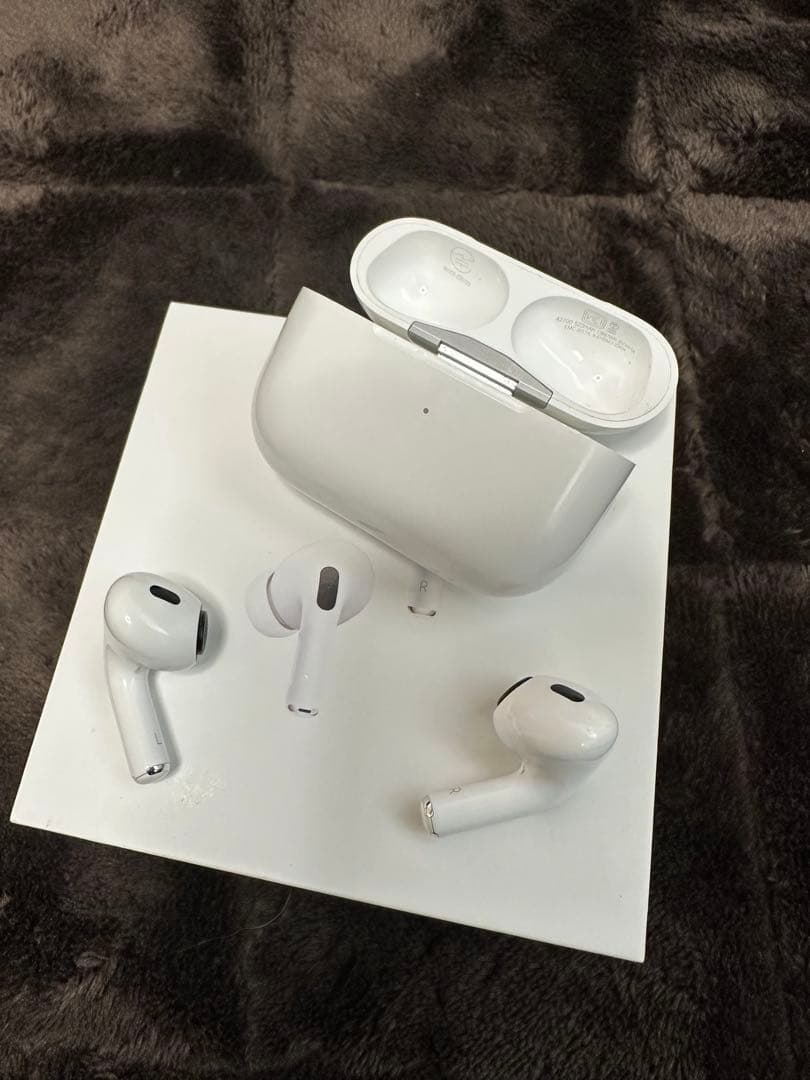 Apple AirPods Pro（第2世代） ​​​​​​​ ホワイト