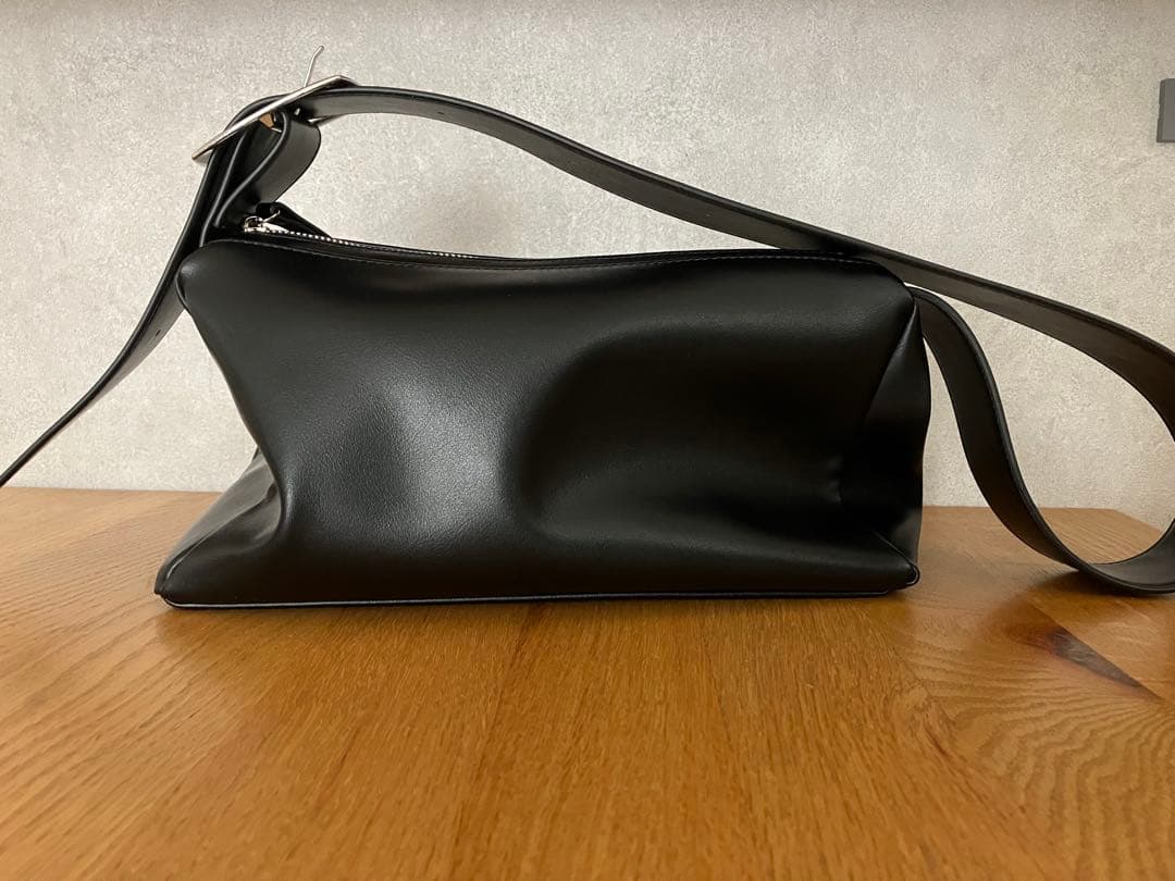 BEAUTY＆YOUTH スクウェア ビックバックルショルダーバッグ