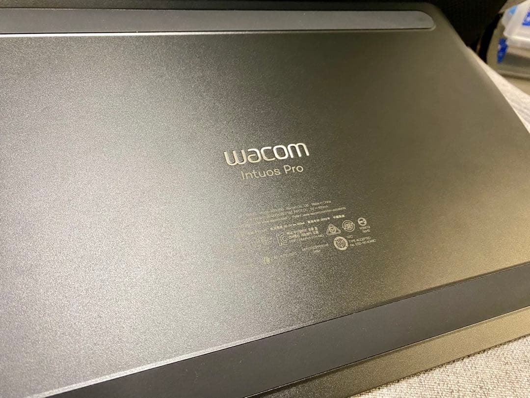 液タブ・ペンタブ Wacom Intuos Pro PTH-660