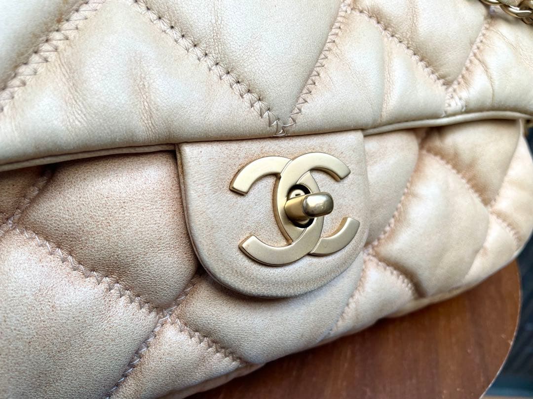シャネル　マトラッセ　チェーンショルダー　Wチェーン　ターンロック　肉厚