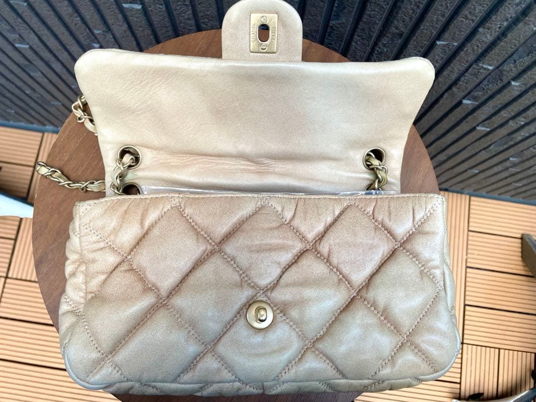 シャネル　マトラッセ　チェーンショルダー　Wチェーン　ターンロック　肉厚