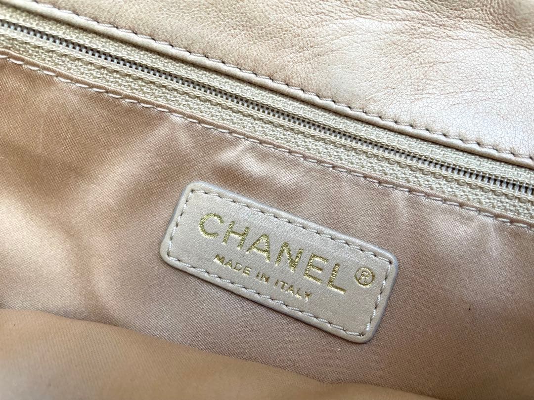 シャネル　マトラッセ　チェーンショルダー　Wチェーン　ターンロック　肉厚