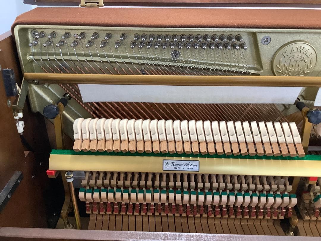 ★61414【アップライトピアノ】KAWAI　Ki65F