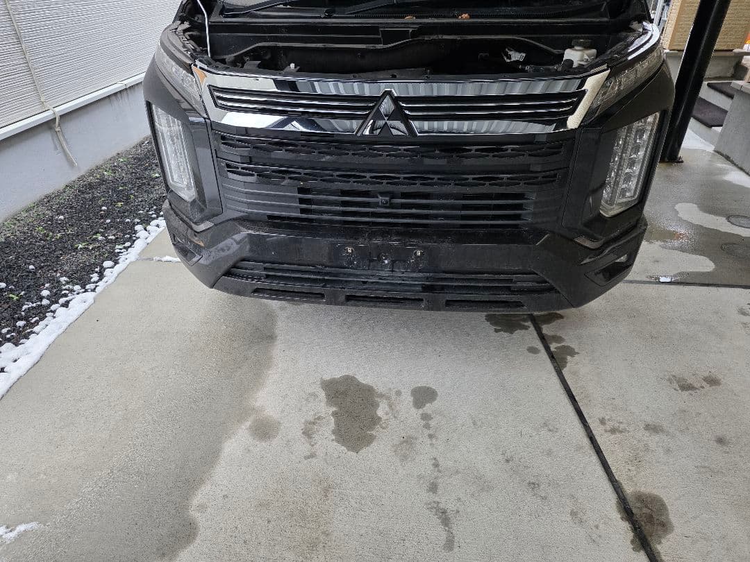 三菱 デリカ　D5 メッキフロントグリル メッキアイライン　アーバンギア