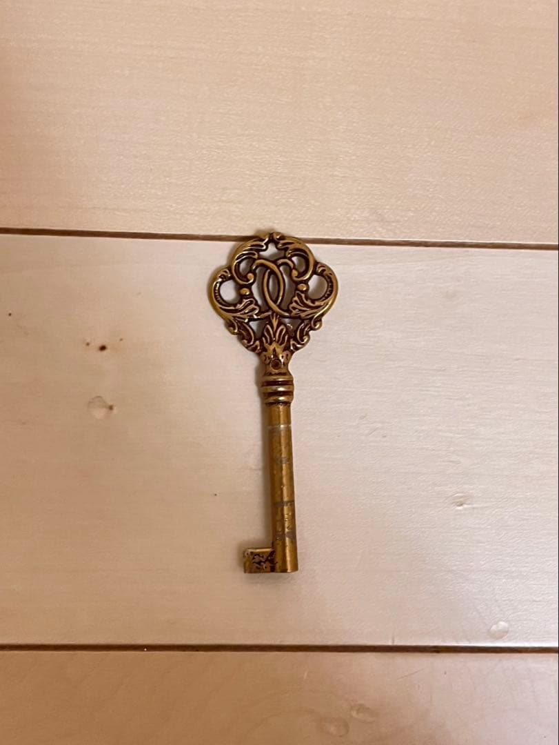 シリック調　キャビネット　イタリア製家具　ロココ調　クラクレ　白家具　希少