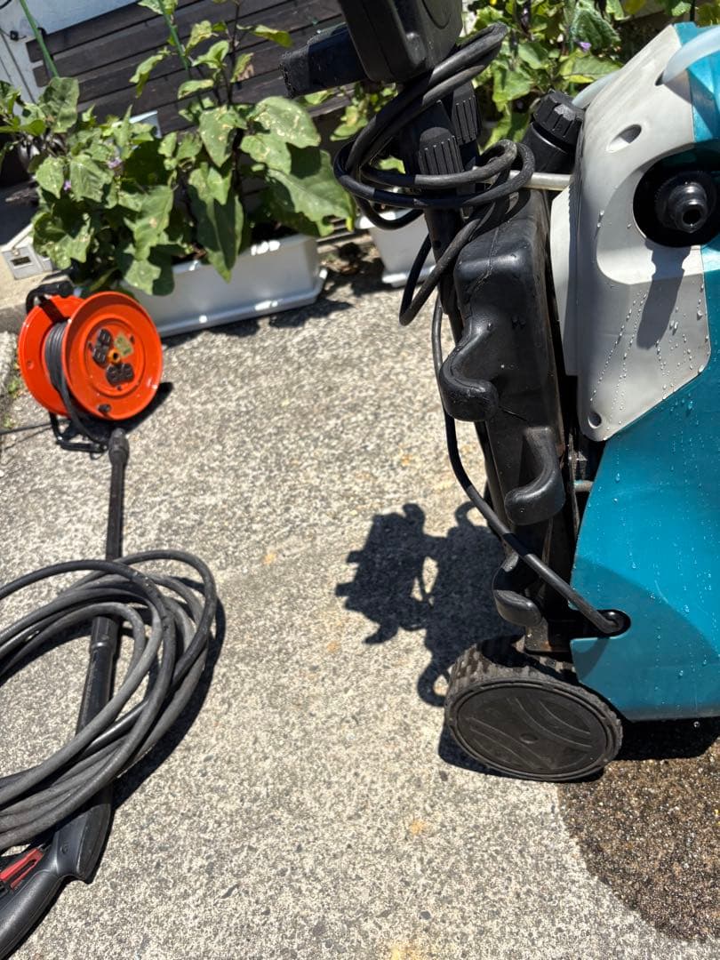 マキタ　高圧洗浄機　MHW720