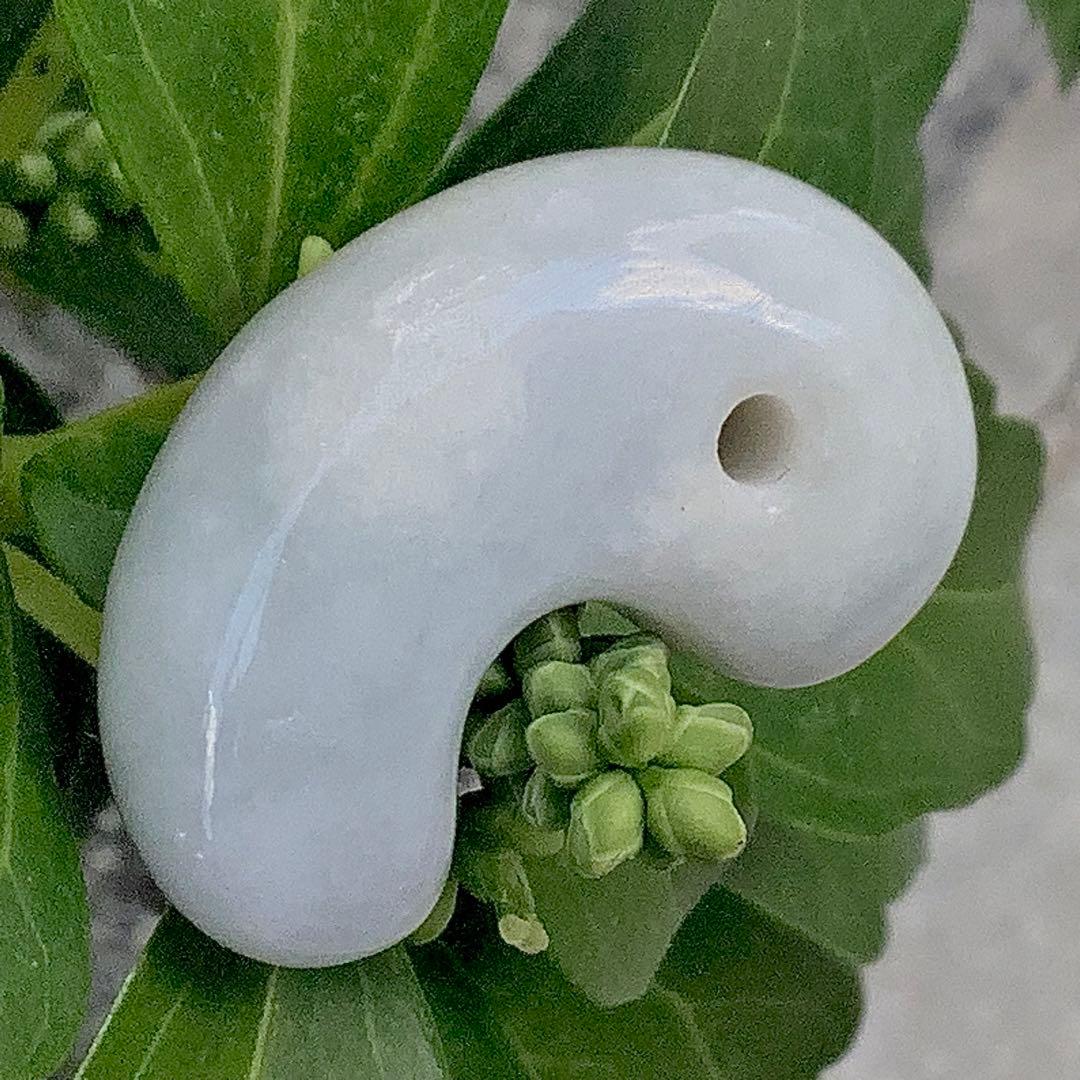 ✳天然石の妙味‼️ 本物の勾玉を卸しお値段で　糸魚川翡翠ジェダイト　鑑別書付‼️