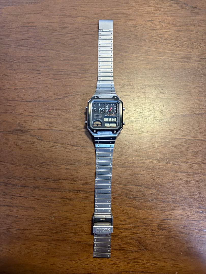 CITIZEN デジタル腕時計 JG2126-69E