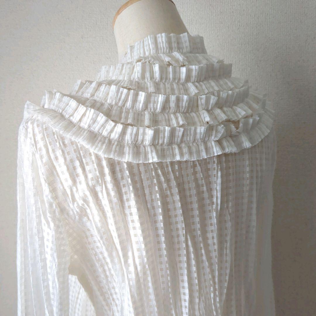 NOKO OHNO/ノコオーノ　美品　羽織り　　ビジュー　ジャケット　プリーツ