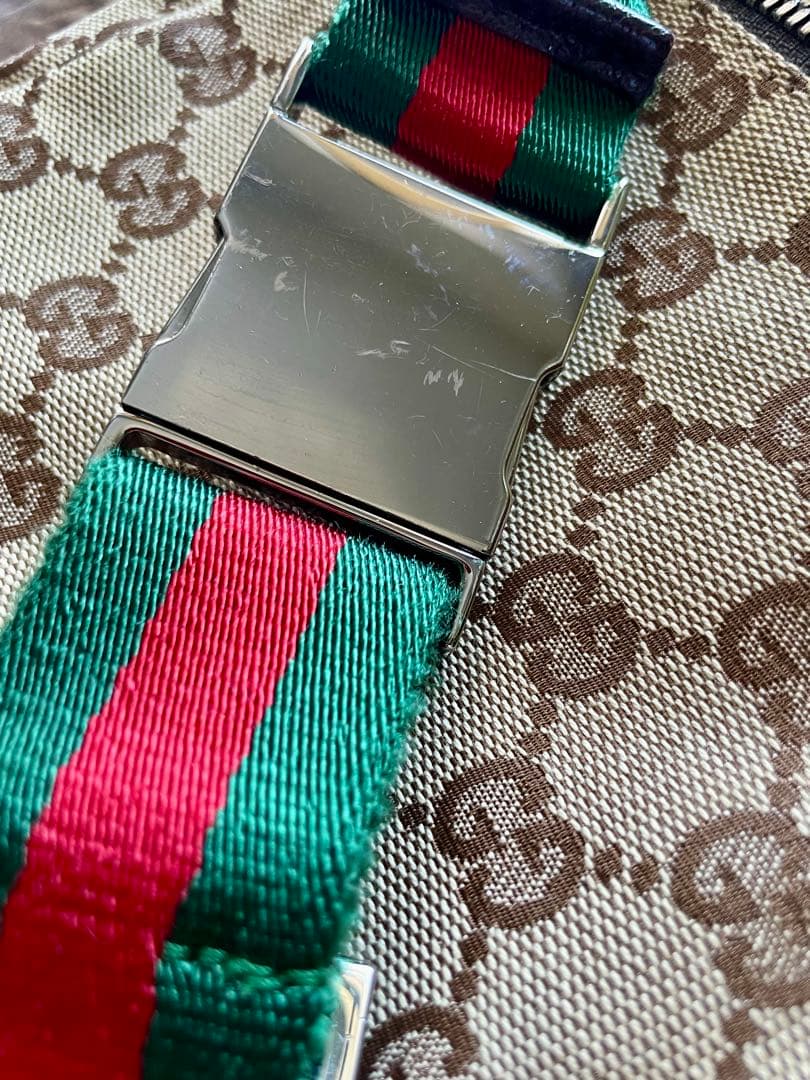 GUCCI ボディバッグ GG キャンバス シェリーライン