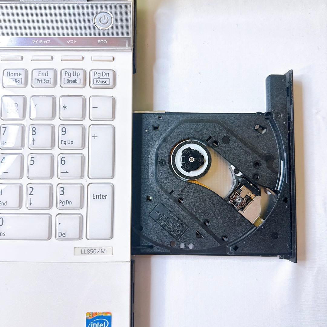 タッチパネル❤️ホワイトが可愛い❤️お部屋のインテリアにも馴染む❤️Windows11