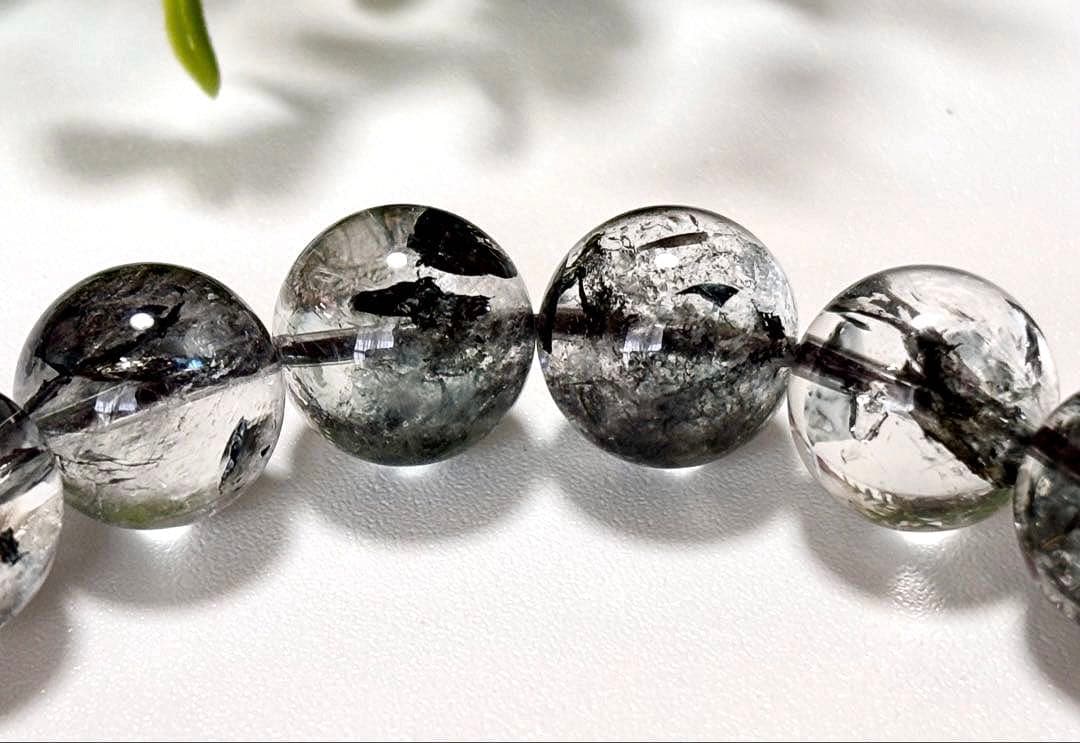 究極品質　光を纏いし神の聖石　ガネッシュヒマール産　虹のブラックエレスチャル