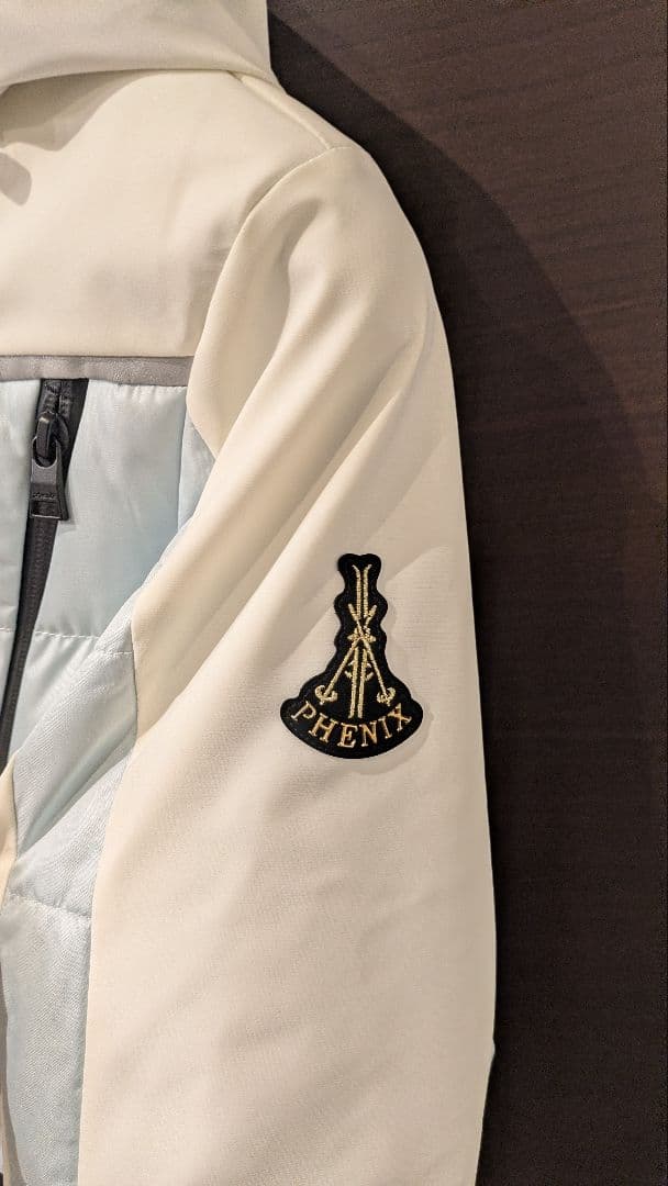 新品 phenix フェニックス スキーウェア 女性用　ホワイト/ライトブルー