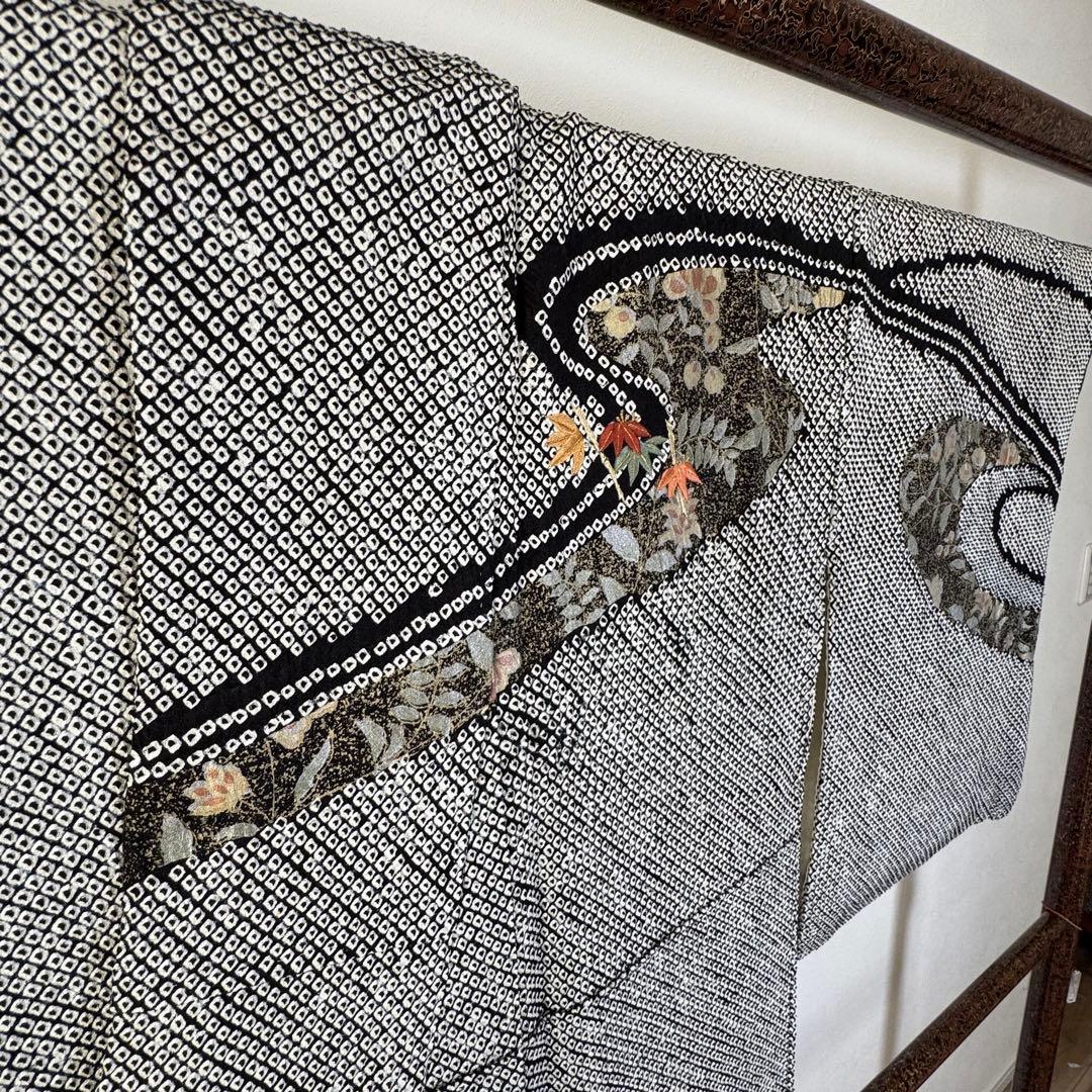 超美品　正絹　袷　訪問着　着物　黒　金　総絞り　刺繍　161裄65 花柄　川