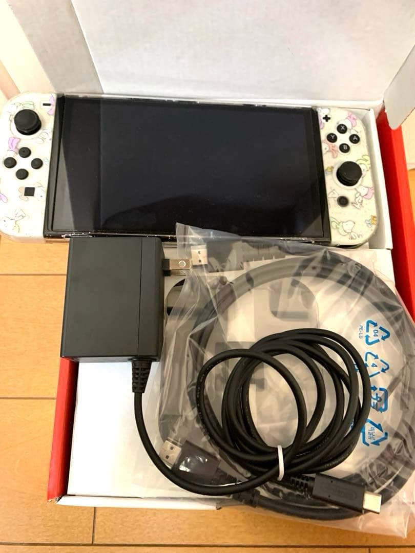 任天堂　Switch スイッチ　有機ELモデル