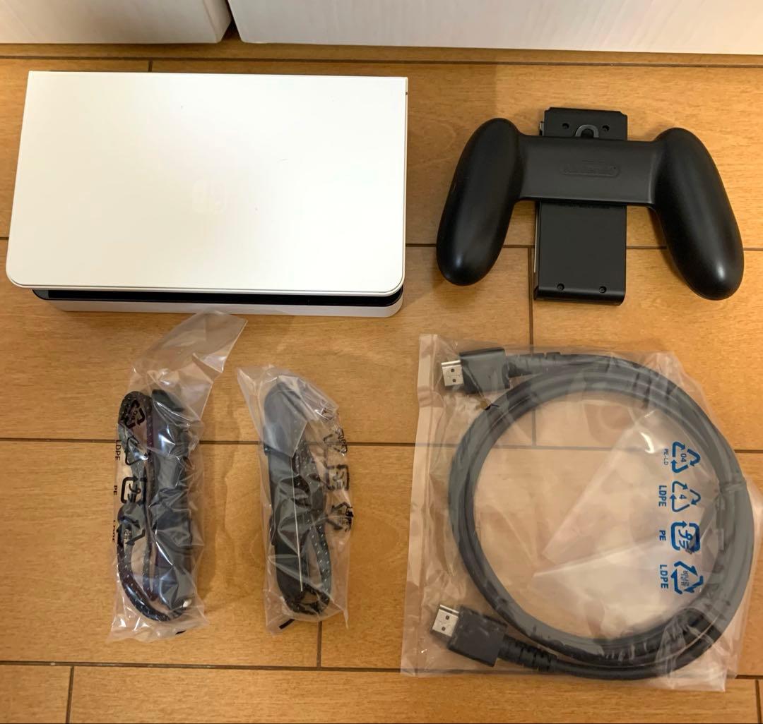 任天堂　Switch スイッチ　有機ELモデル