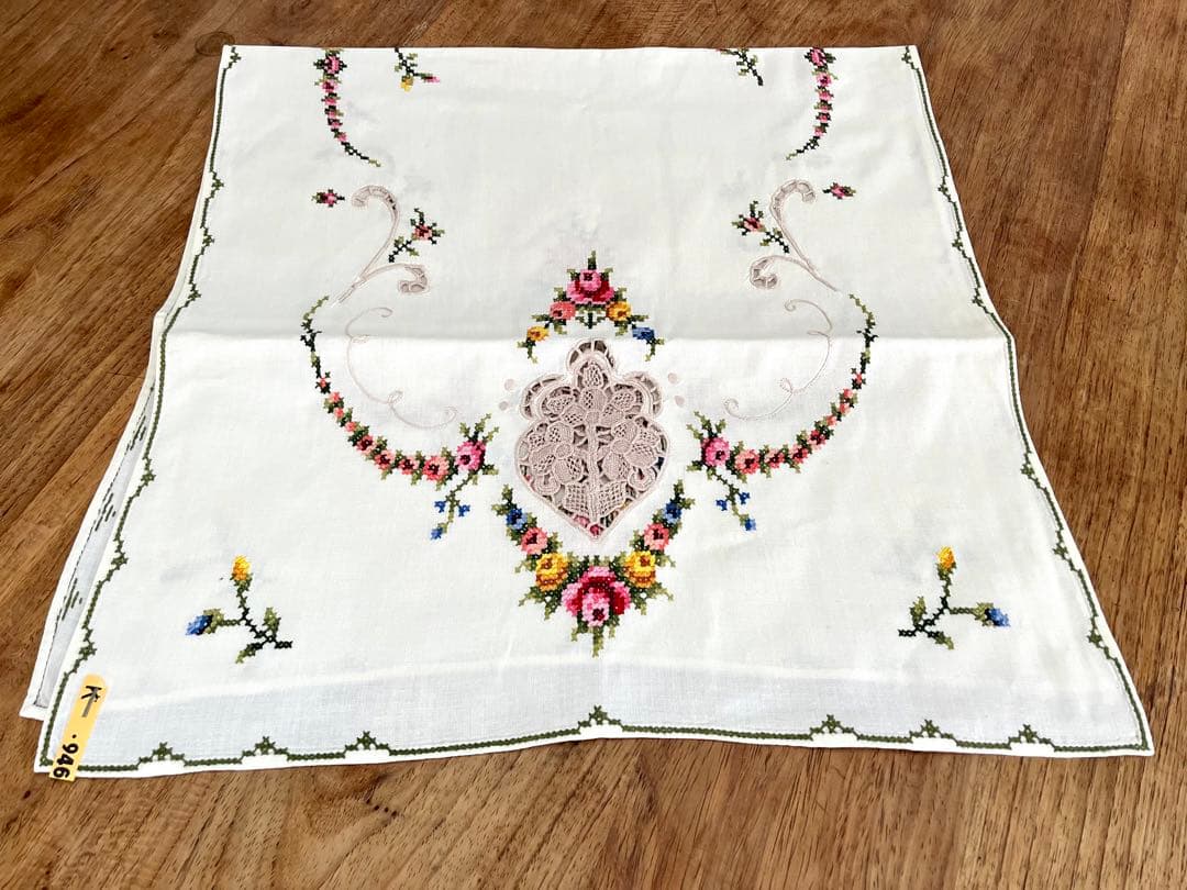 アンティーク　クロス　センターテーブル　手刺繍