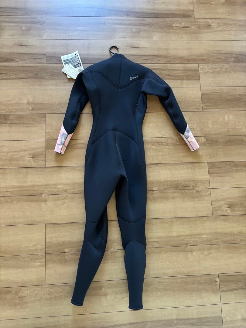 10月限定　未使用オニール ウェットスーツ レディースL