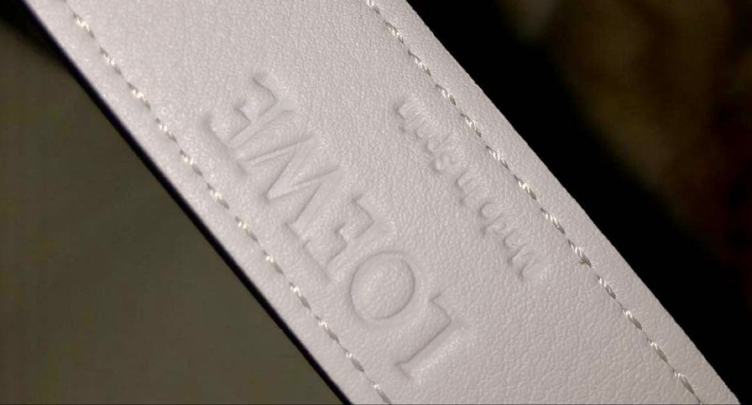 【LOEWE】バスケットバッグ／スモールサイズ／ホワイト／タグと説明書付です。