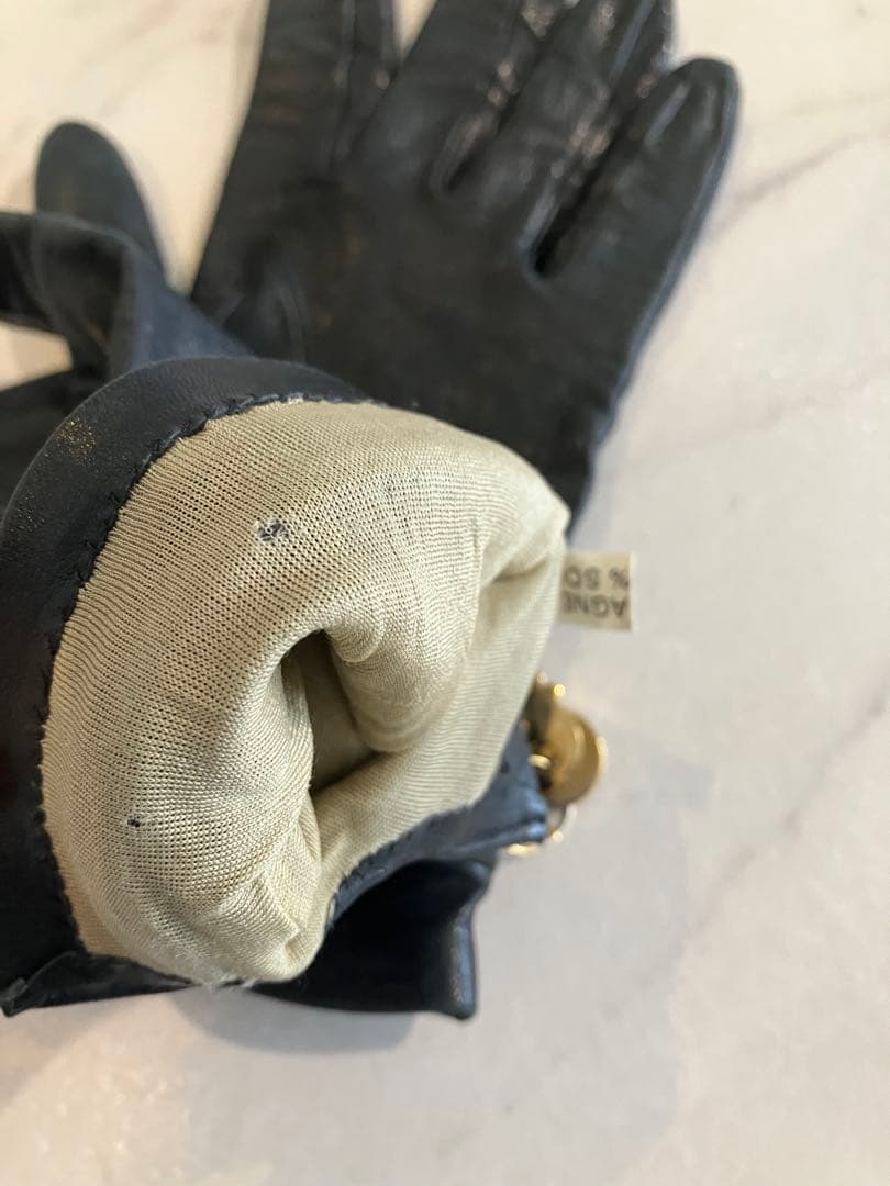 ディオール　グローブ　レザー手袋 黒 カデナ、鍵チャーム付き　Dior