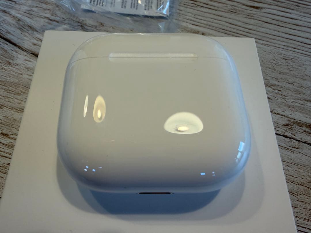 3回使用美品Apple AirPods 4ノイキャン無し