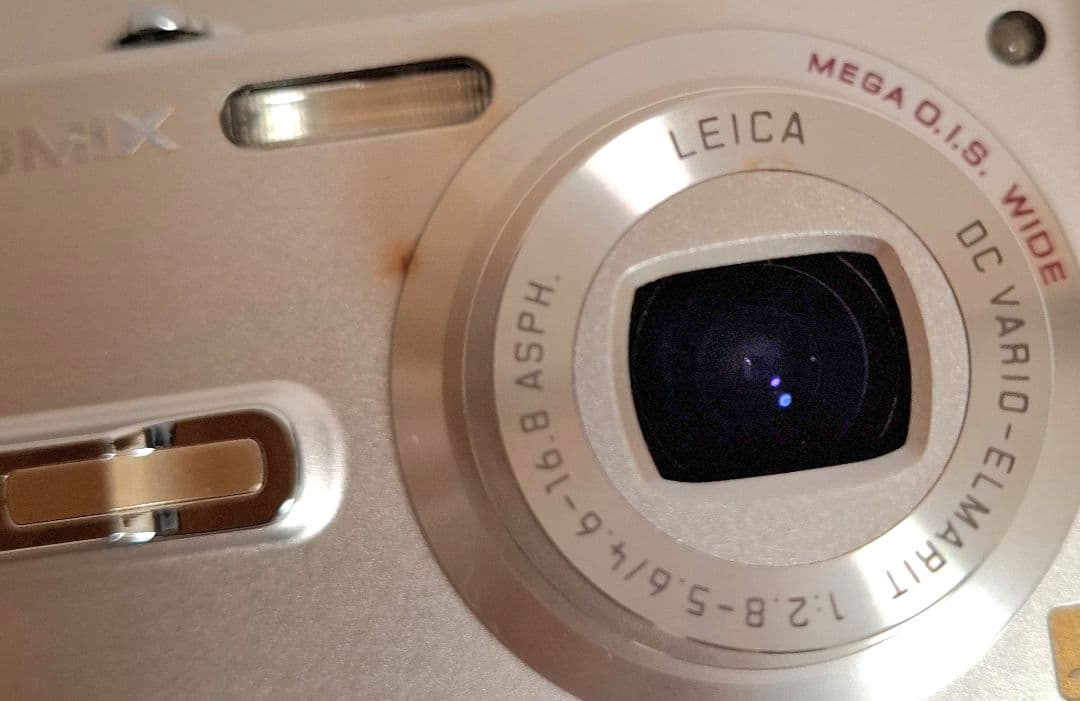 [美品] パナソニックPanasonic LUMIX DMC-FX50