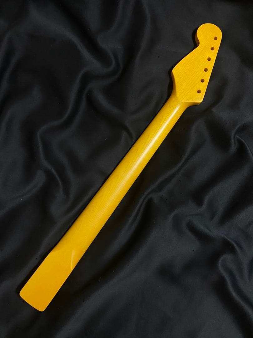 ストラトキャスタービンテージネック（No1）ビンテージカラーニトロサテン塗装