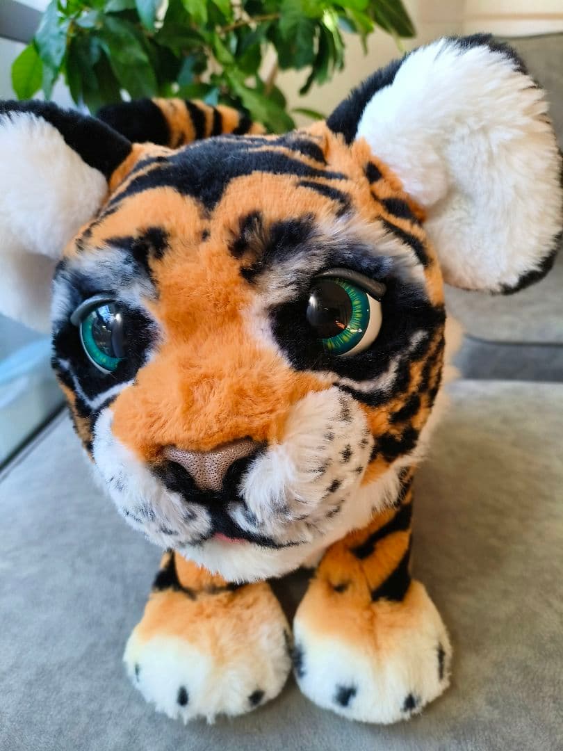 美品　電動　ファーリアル　ロアーリングタイガー