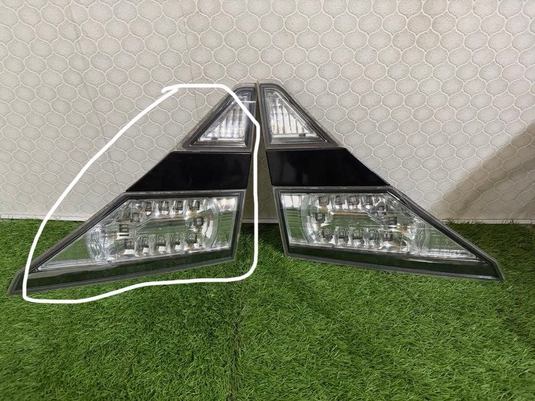 ヴェルファイア 20系　純正　左右LEDテールランプ クリア/ブラック