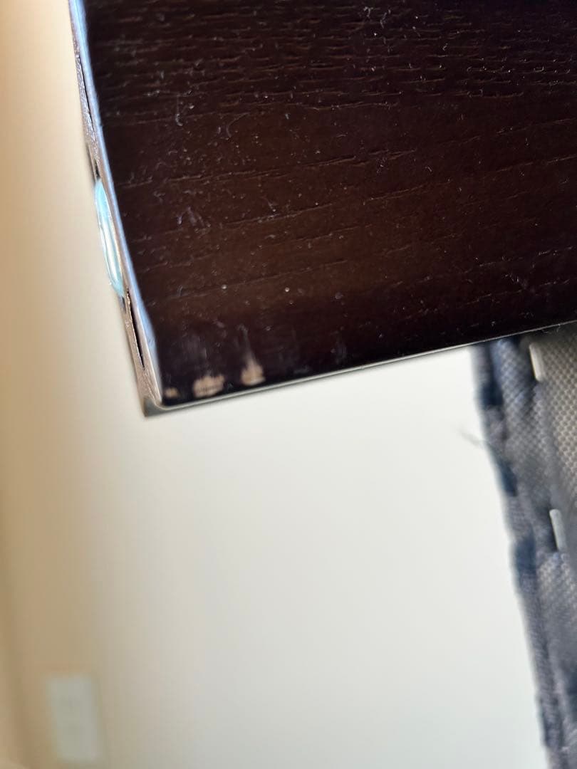 AIDEC ブラウンと黒の花柄アームチェア一人掛け用