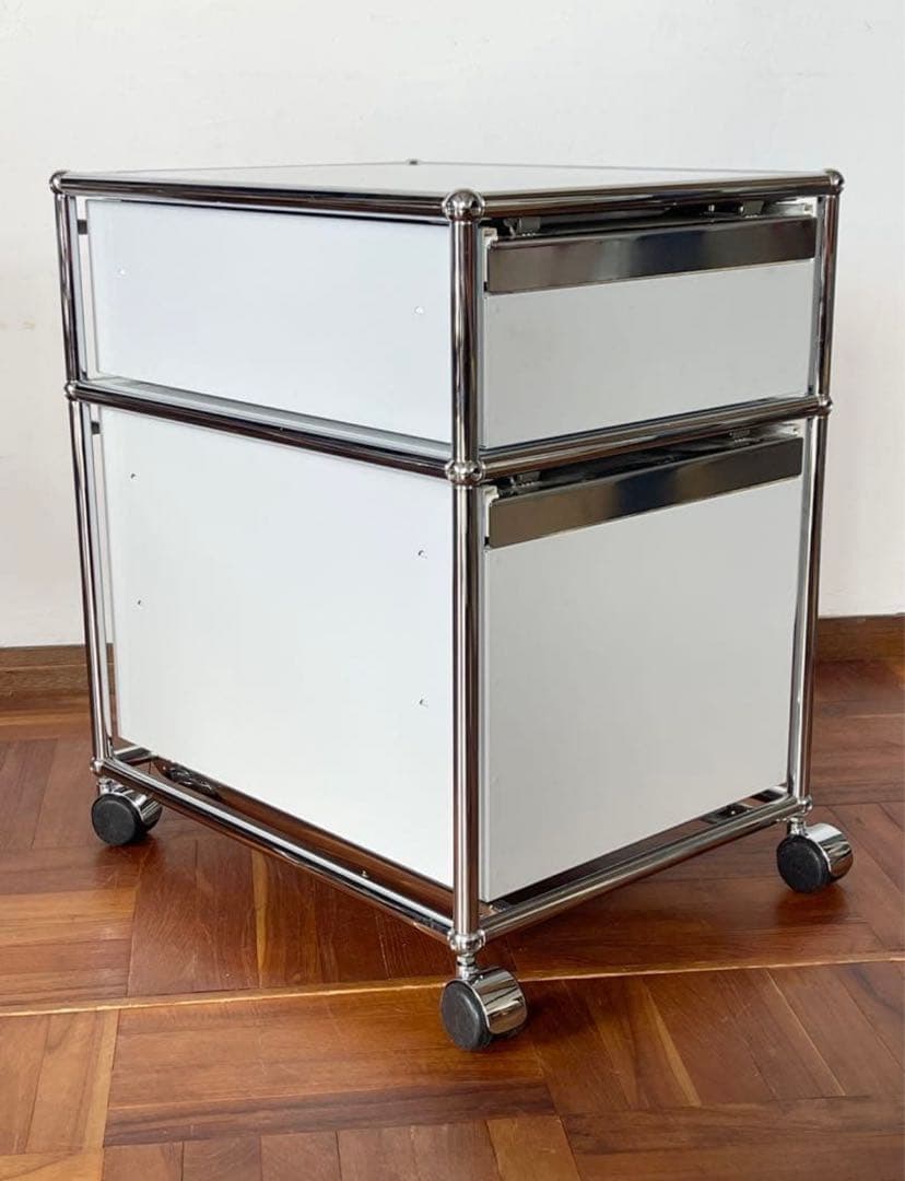 usmハラー ホワイトキャビネット 鍵付き