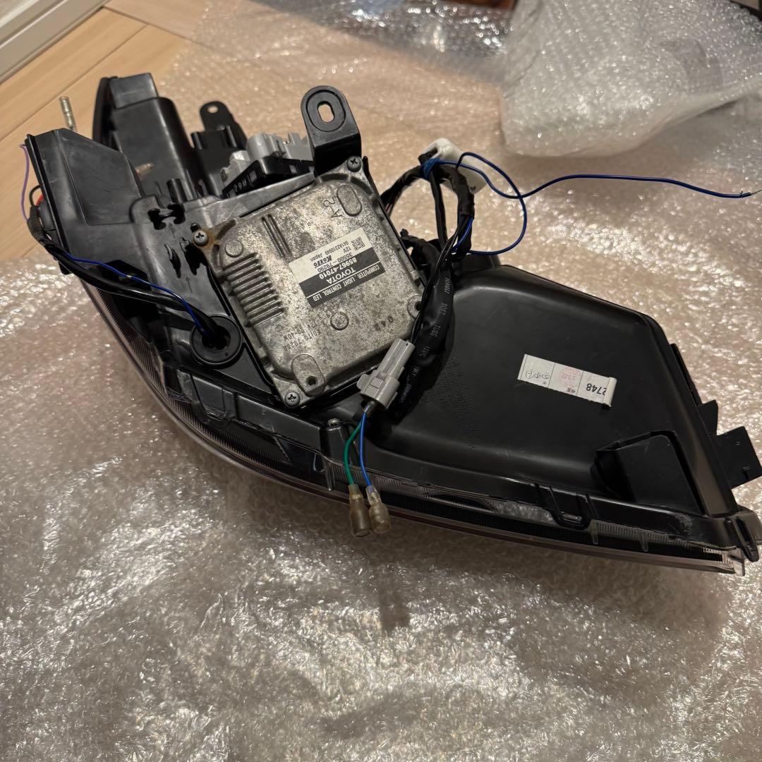 プリウス α 純正 加工品 3連 イカリング付 前期 LED ヘッドライト