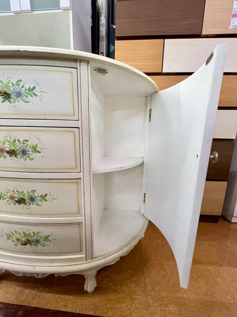 【地域限定無料配送】可愛い花柄装飾の白いキャビネット