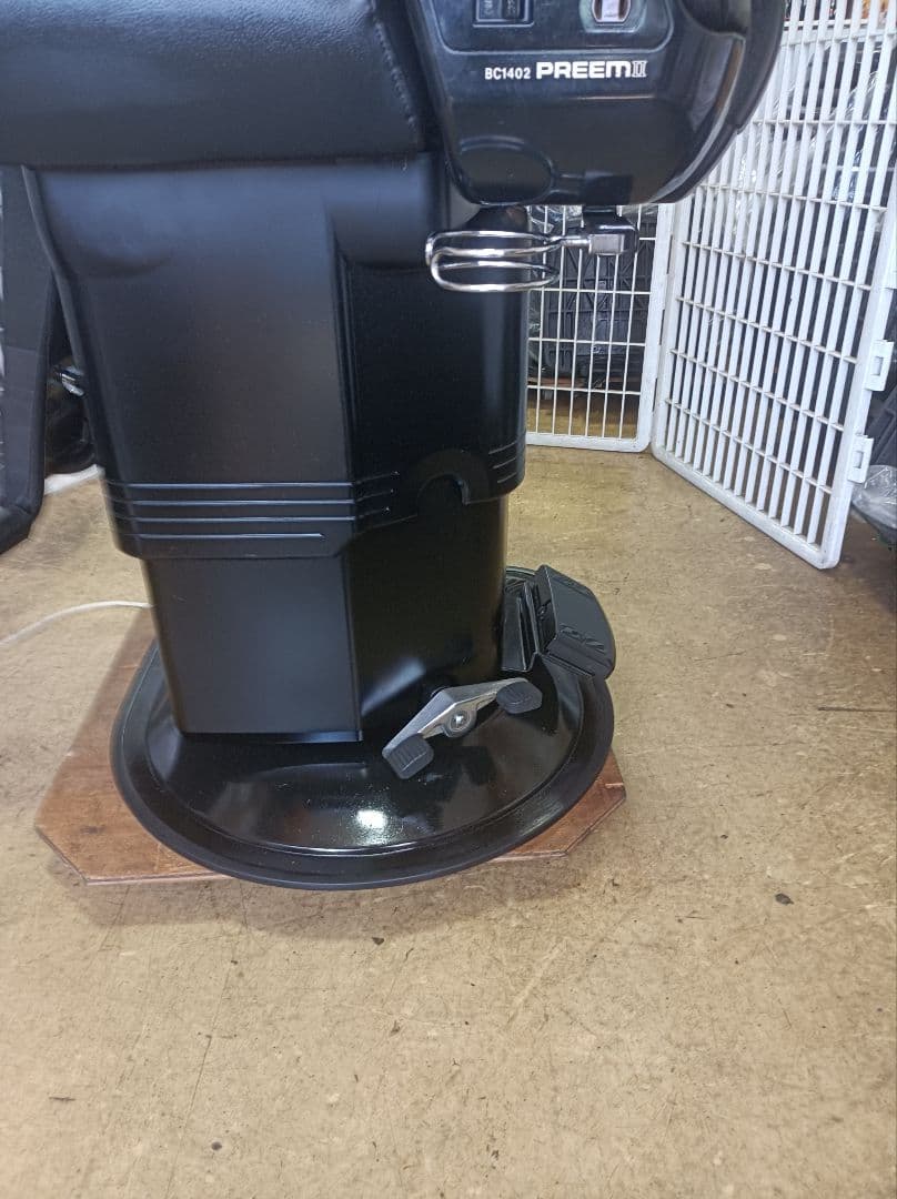 理容機器　新明和理容椅子　BC-１４００