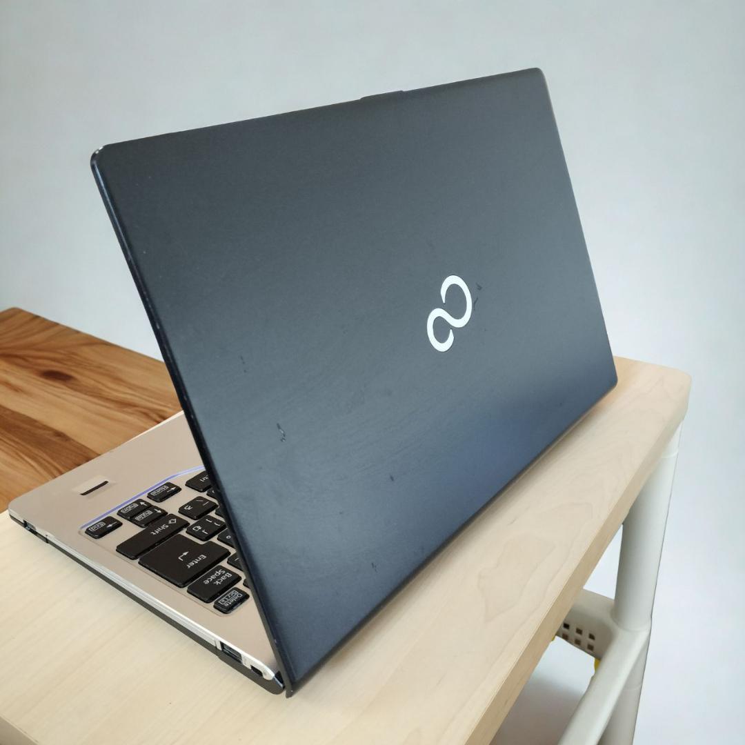 超軽量♥爆速第8世代i5✅8GB/SSD256G/Windows11ノートPC♥