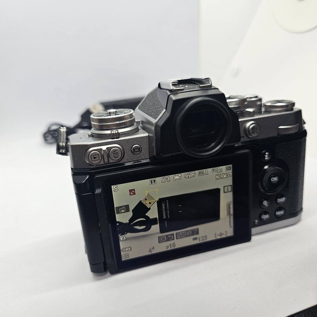 デジタルカメラ Nikon Z fc 28/2.8 SE Kit