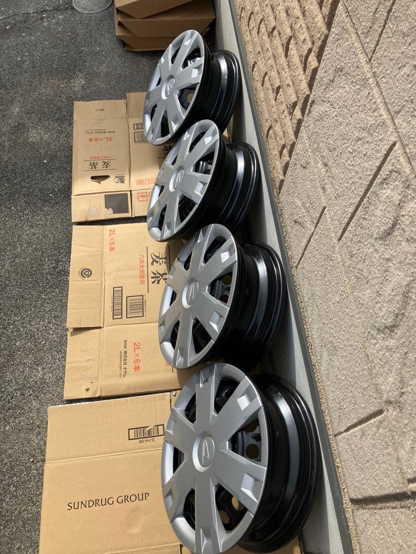 ダイハツ純正12インチホイール(カバー、ナット付き)