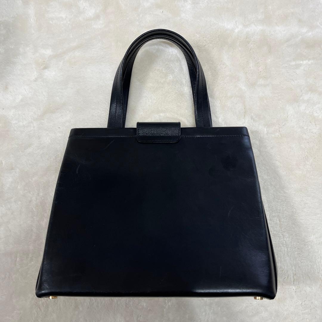 極美品 Ferragamo フェラガモヴァラ パテントレザーショルダー ハンド