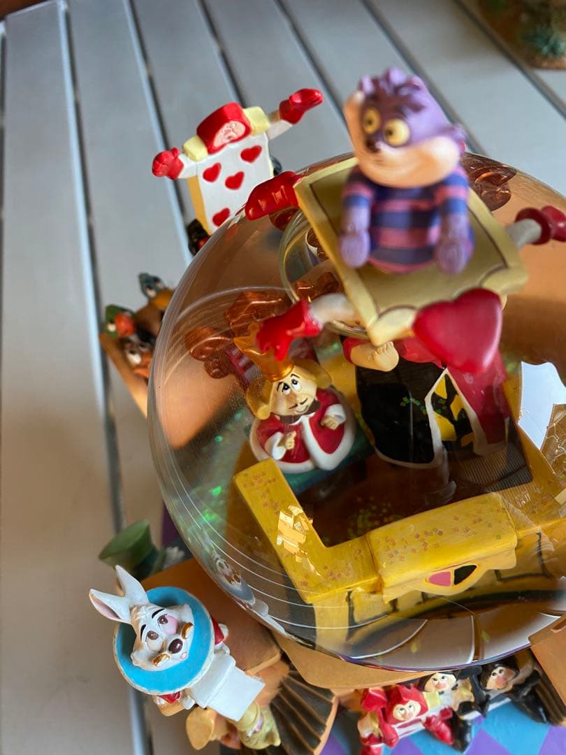 ふしぎの国のアリス　スノードーム　スノーグローブ　オルゴール　フィギュア