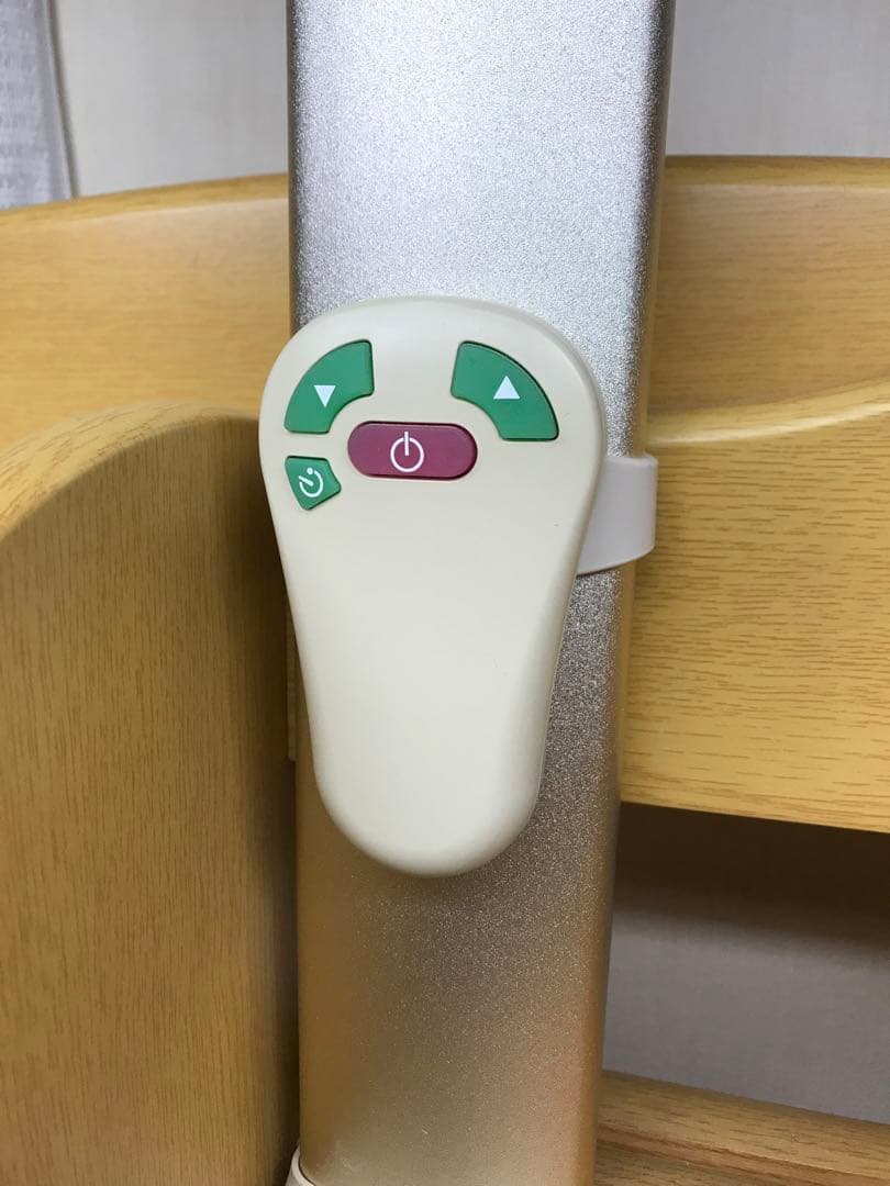 ニトリ　学習机　木製 分割型引き出し付き デスクライト付き