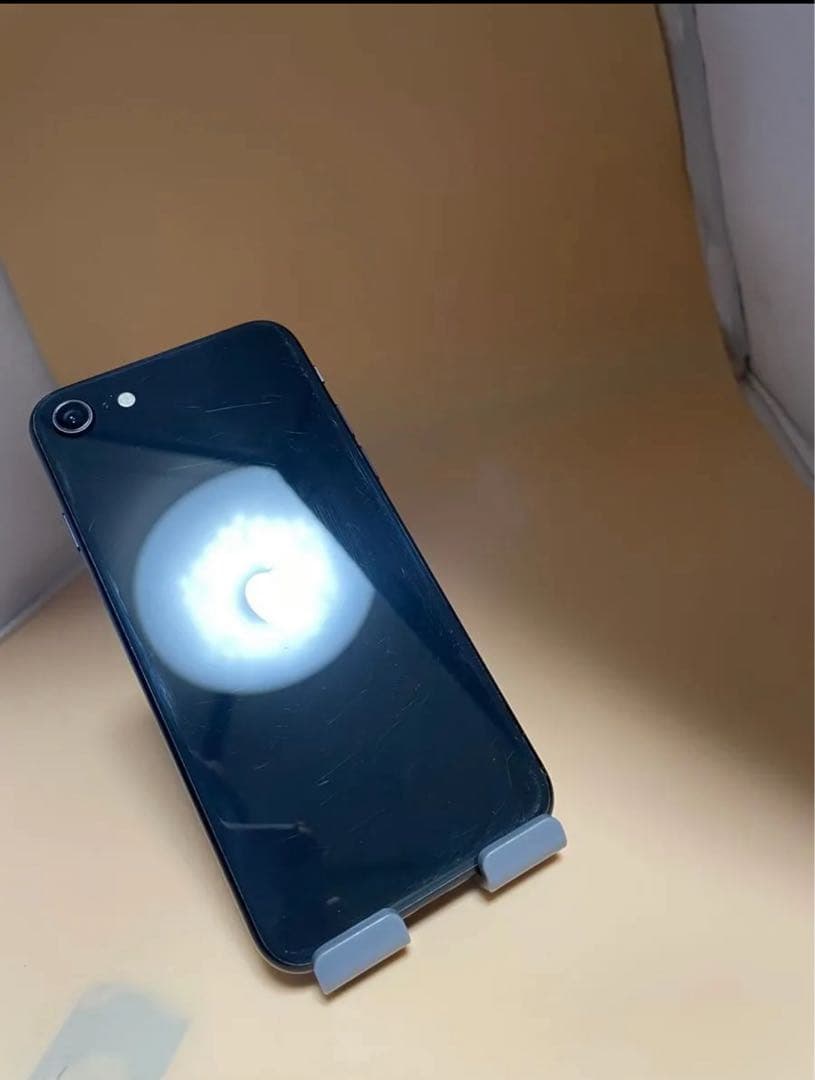 iPhone SE 2 64GB ブラック　バッテリー100%