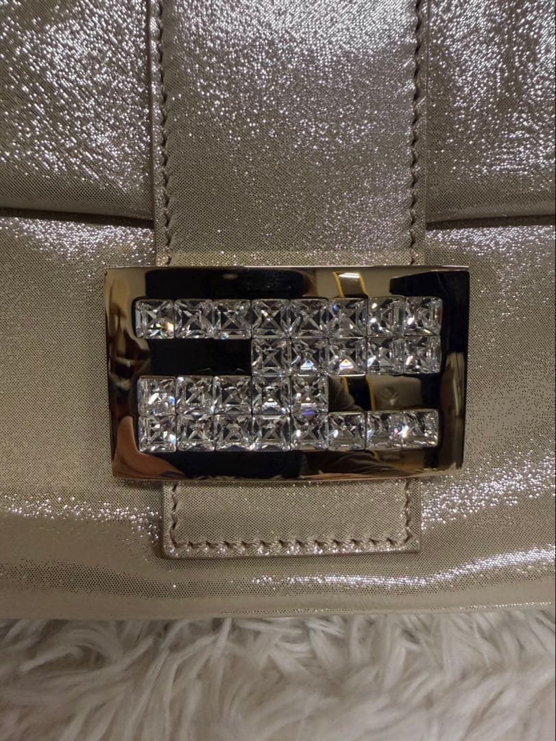 【美品】フェンディ マンマバケットゴールドグリッ ターショルダーバッグ