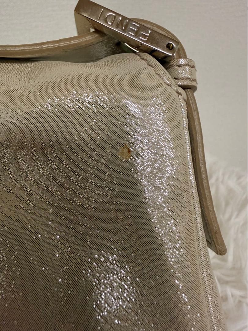 【美品】フェンディ マンマバケットゴールドグリッ ターショルダーバッグ