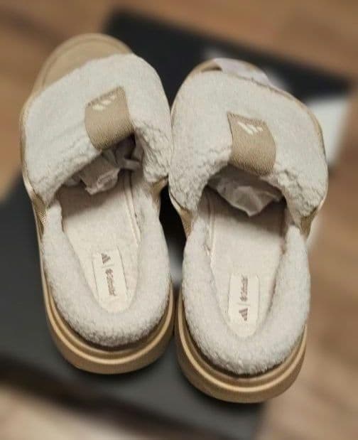 大人気★adidas★アディダス★24.5㎝★ボア付き★サンダル★ブラウン