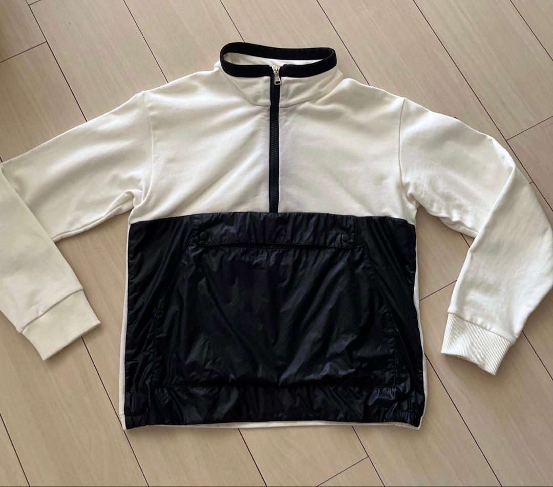 モンクレール　トレーナー　14A レディースMくらい　ホワイト系　スエット