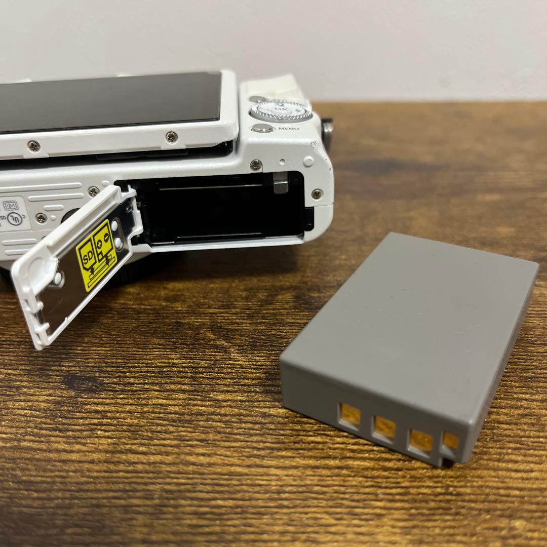 OLYMPUS ミラーレス一眼 ホワイト 交換レンズ付き　pen E-PL6