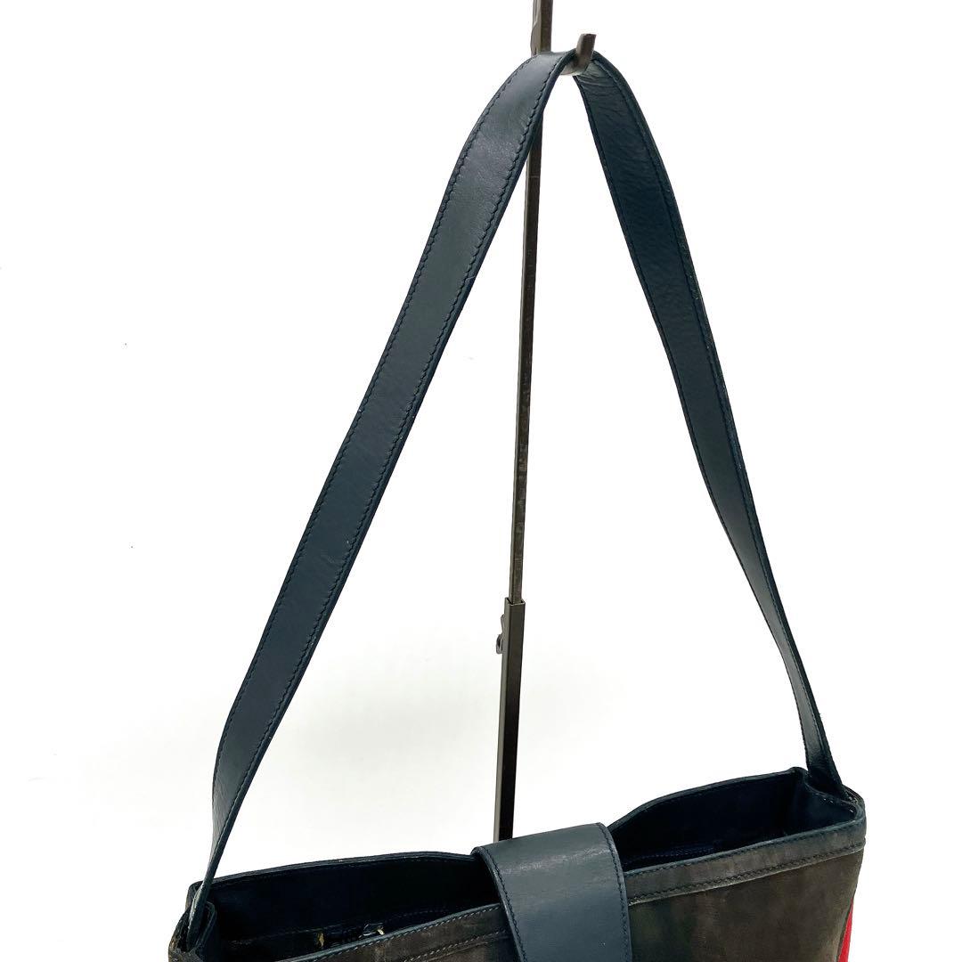 【GUCCI】ショルダーバッグ　シェリーライン　スエード　ブラウン　自立