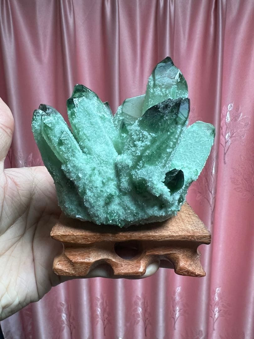 新品　高品質庭園水晶　ガーデンクォーツ　ファントムクォーツ　木製台座付き送料無料