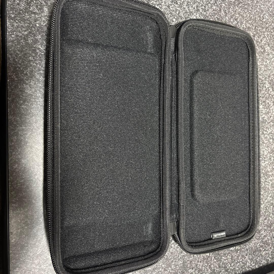 Nintendo Switch 本体(本体ケース　ソフトケース付き)